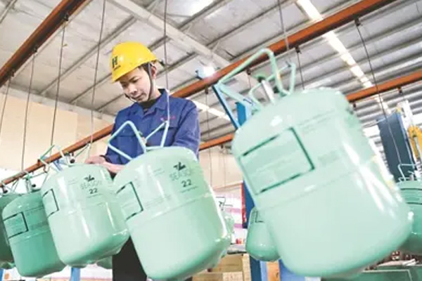Do not carry refrigerant cylinders randomly, the following points are very noteworthy